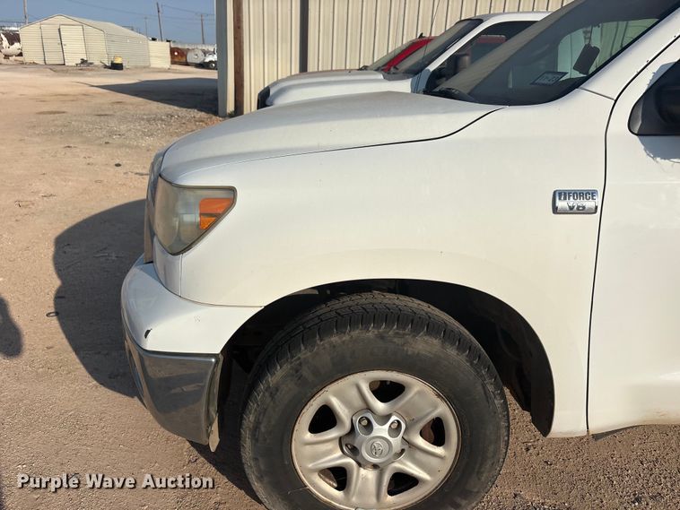 image for item JM9404 2010 Toyota Tundra Crew Cab pickup truck