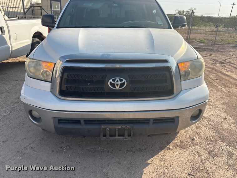 image for item JM9404 2010 Toyota Tundra Crew Cab pickup truck