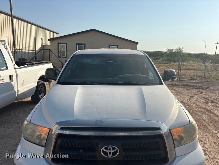 image for item JM9404 2010 Toyota Tundra Crew Cab pickup truck