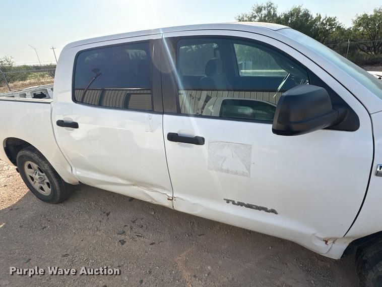 image for item JM9404 2010 Toyota Tundra Crew Cab pickup truck