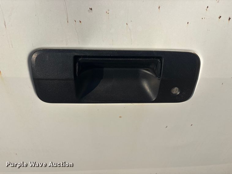 image for item JM9404 2010 Toyota Tundra Crew Cab pickup truck