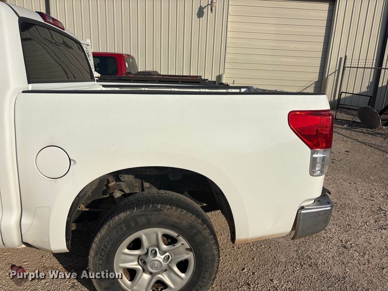 image for item JM9404 2010 Toyota Tundra Crew Cab pickup truck