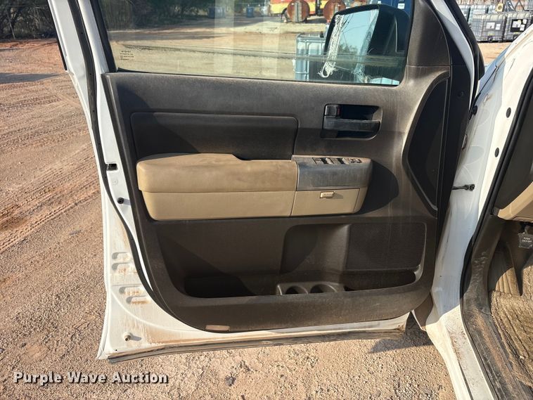 image for item JM9404 2010 Toyota Tundra Crew Cab pickup truck