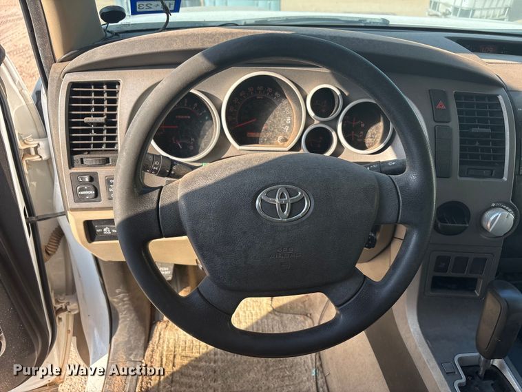 image for item JM9404 2010 Toyota Tundra Crew Cab pickup truck
