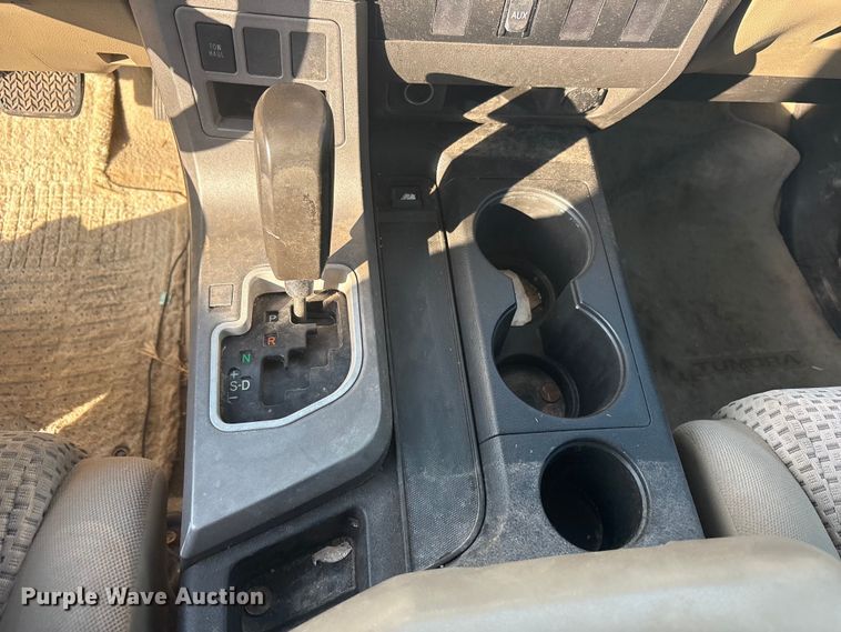 image for item JM9404 2010 Toyota Tundra Crew Cab pickup truck