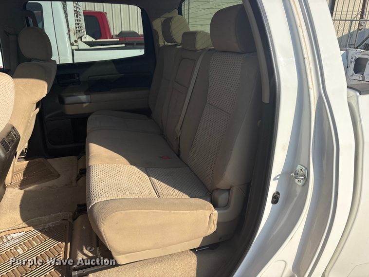 image for item JM9404 2010 Toyota Tundra Crew Cab pickup truck
