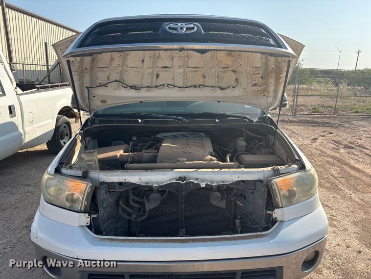 image for item JM9404 2010 Toyota Tundra Crew Cab pickup truck