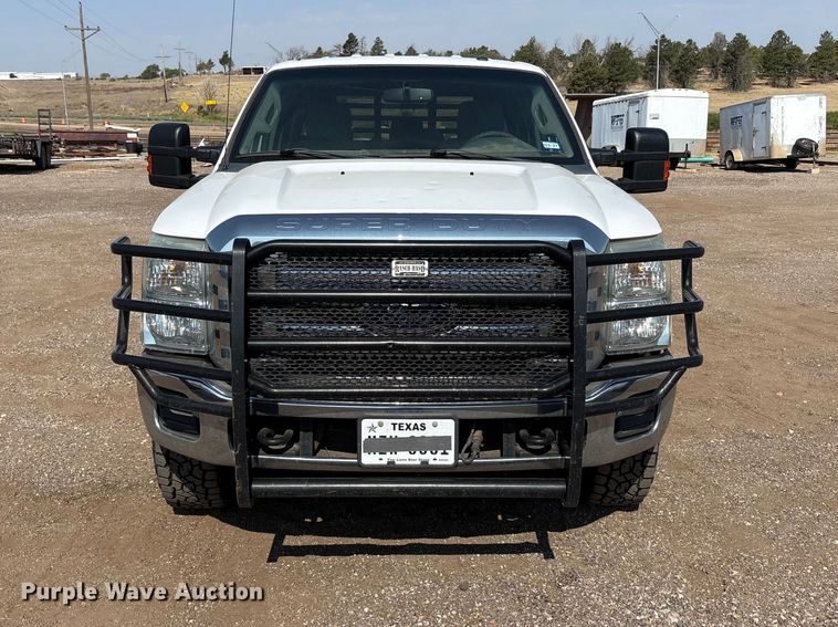 image for item JM9419 2015 Ford F250 Super Duty Crew Cab flatbed pickup truck