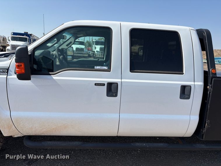 image for item JM9419 2015 Ford F250 Super Duty Crew Cab flatbed pickup truck
