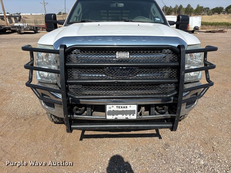 image for item JM9419 2015 Ford F250 Super Duty Crew Cab flatbed pickup truck
