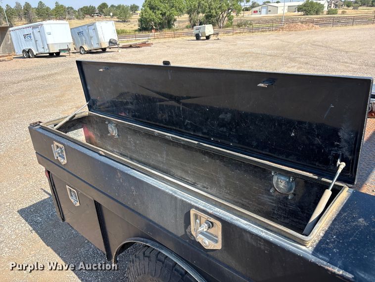 image for item JM9419 2015 Ford F250 Super Duty Crew Cab flatbed pickup truck