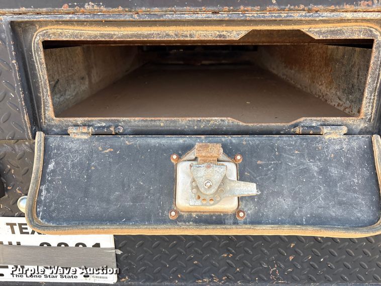 image for item JM9419 2015 Ford F250 Super Duty Crew Cab flatbed pickup truck