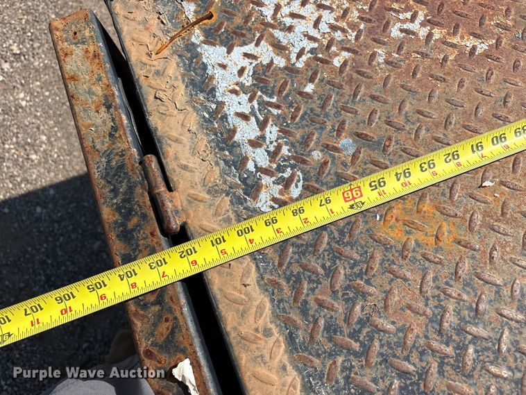 image for item JM9419 2015 Ford F250 Super Duty Crew Cab flatbed pickup truck