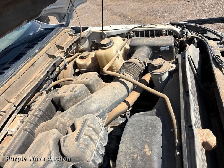 image for item JM9419 2015 Ford F250 Super Duty Crew Cab flatbed pickup truck
