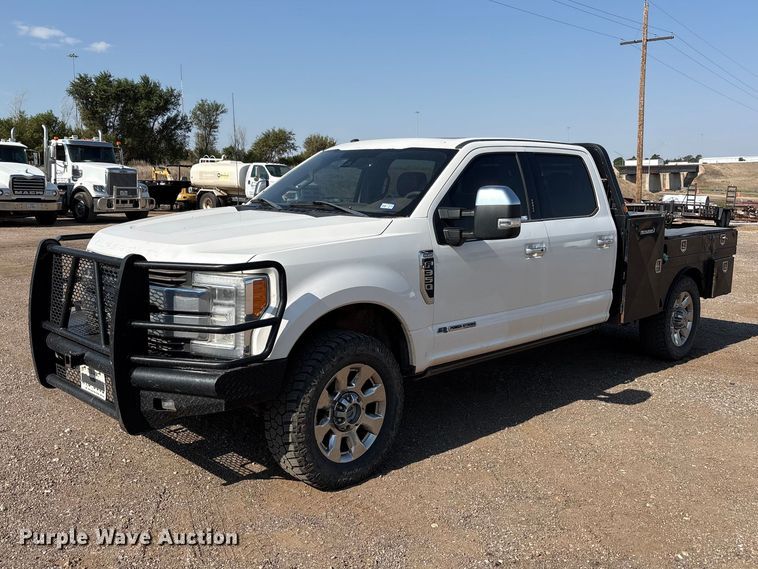 2018 Ford F350 Super Duty Crew Cab flatbed pickup truck