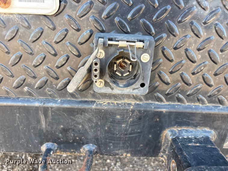 image for item JM9420 2018 Ford F350 Super Duty Crew Cab flatbed pickup truck