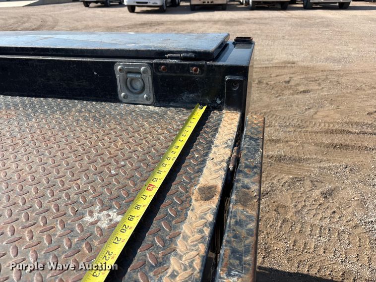 image for item JM9420 2018 Ford F350 Super Duty Crew Cab flatbed pickup truck