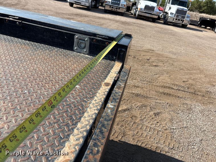 image for item JM9420 2018 Ford F350 Super Duty Crew Cab flatbed pickup truck