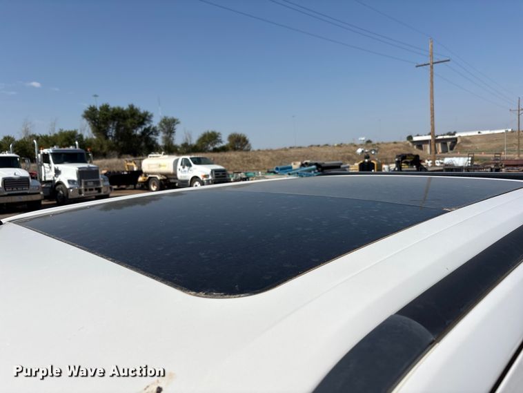 image for item JM9420 2018 Ford F350 Super Duty Crew Cab flatbed pickup truck
