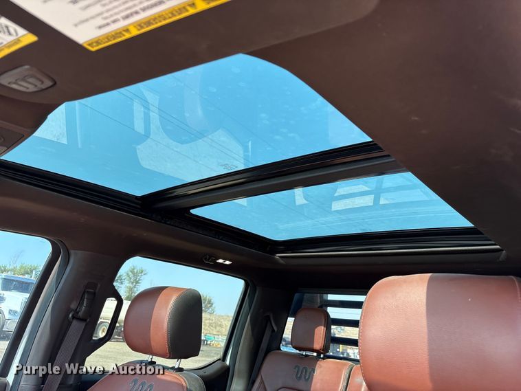 image for item JM9420 2018 Ford F350 Super Duty Crew Cab flatbed pickup truck