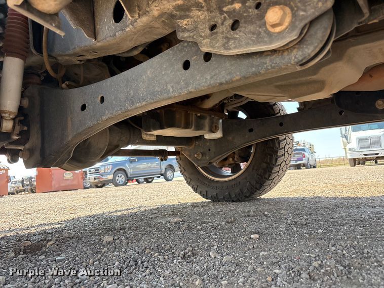 image for item JM9420 2018 Ford F350 Super Duty Crew Cab flatbed pickup truck