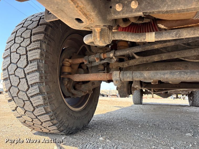 image for item JM9420 2018 Ford F350 Super Duty Crew Cab flatbed pickup truck