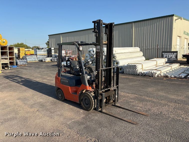 image for item JM9433 Toyota 7FGU18 forklift
