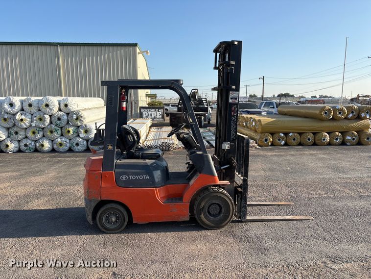 image for item JM9433 Toyota 7FGU18 forklift