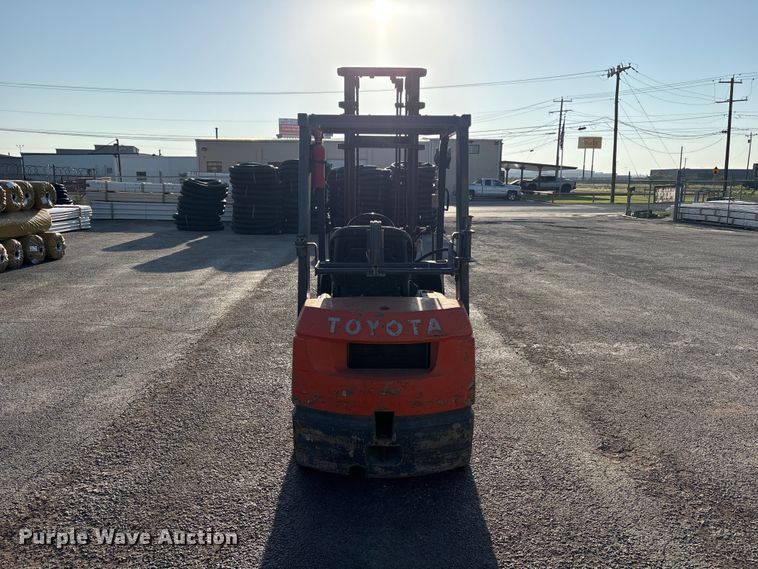 image for item JM9433 Toyota 7FGU18 forklift