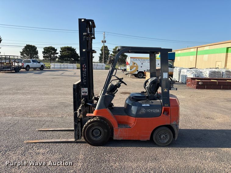 image for item JM9433 Toyota 7FGU18 forklift