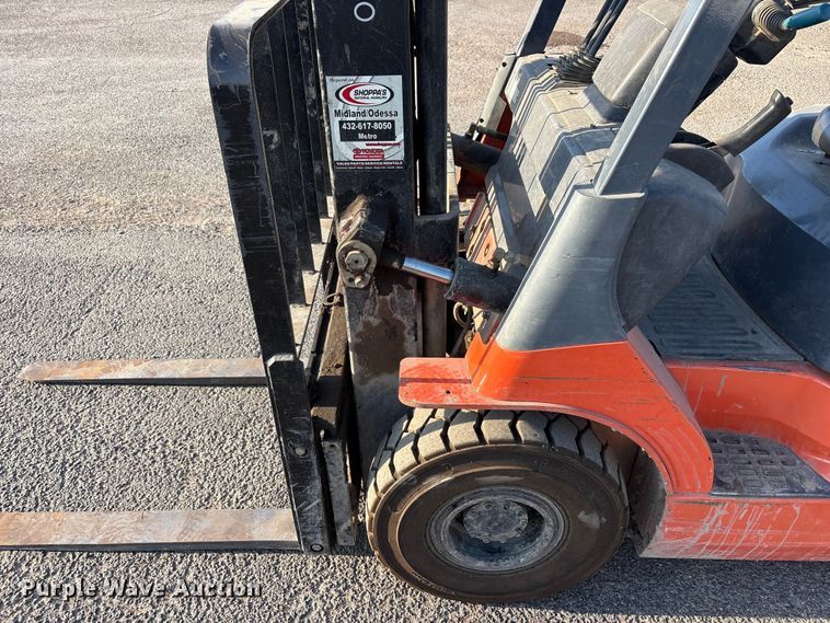 image for item JM9433 Toyota 7FGU18 forklift