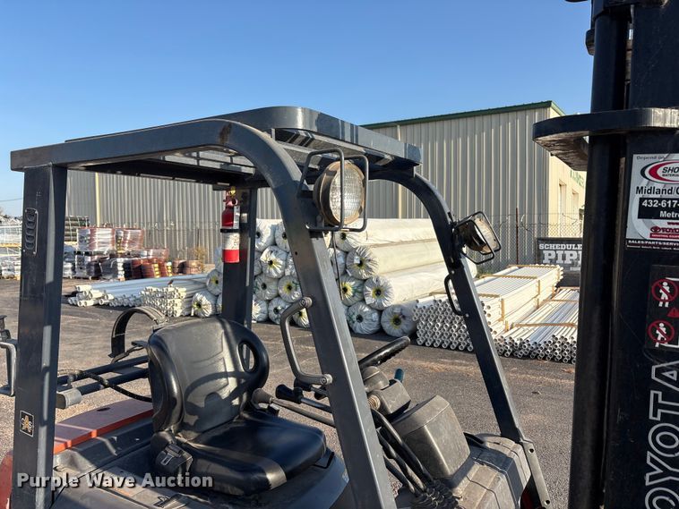 image for item JM9433 Toyota 7FGU18 forklift