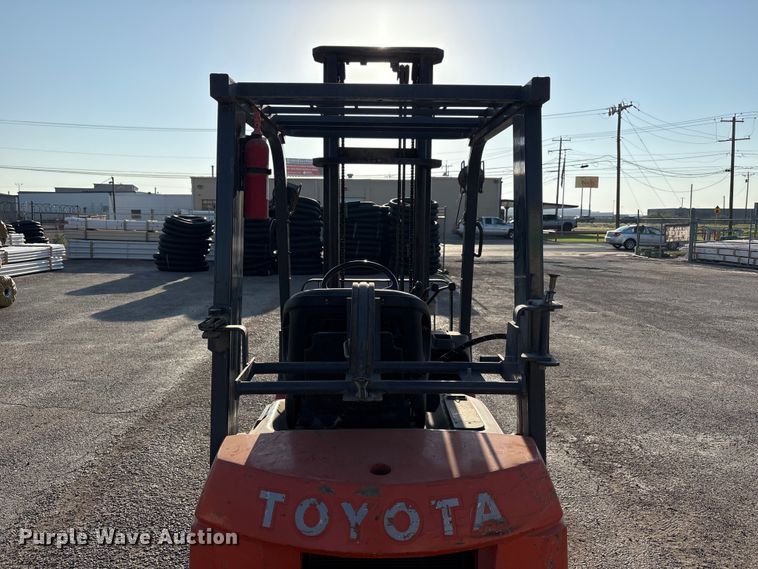 image for item JM9433 Toyota 7FGU18 forklift