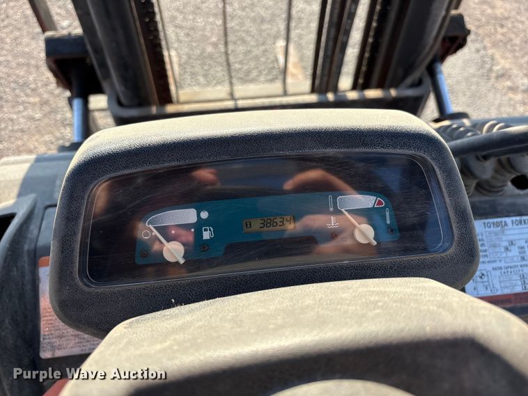 image for item JM9433 Toyota 7FGU18 forklift