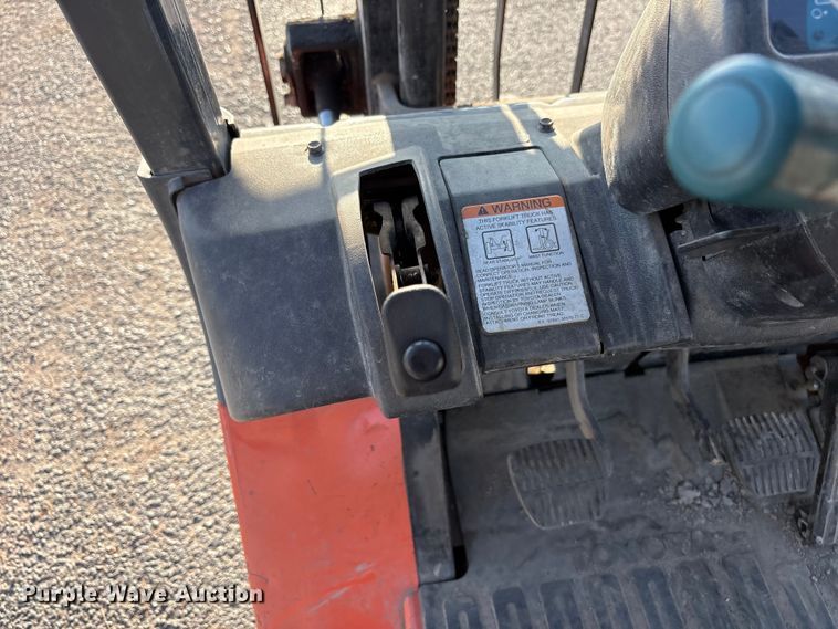image for item JM9433 Toyota 7FGU18 forklift