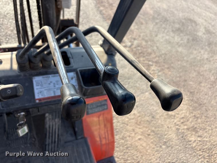 image for item JM9433 Toyota 7FGU18 forklift