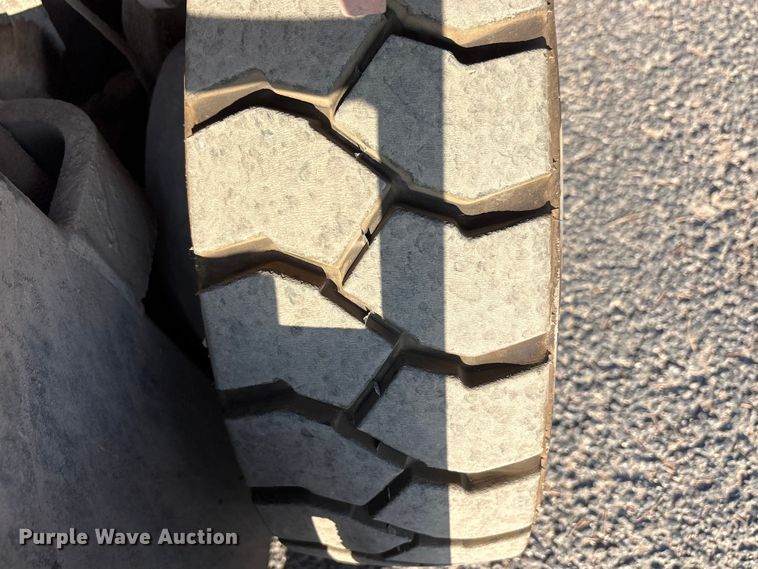 image for item JM9433 Toyota 7FGU18 forklift