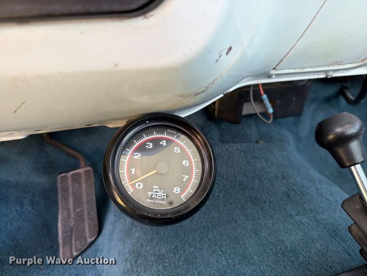 image for item MZ9827 1986 Chevrolet C10 Custom Deluxe pickup truck