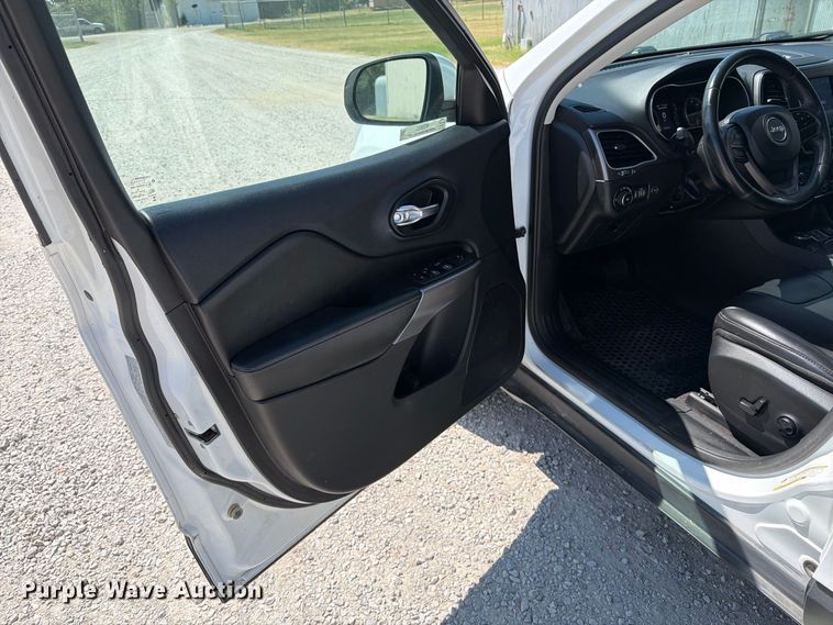 image for item MZ9832 2019 Jeep Cherokee SUV