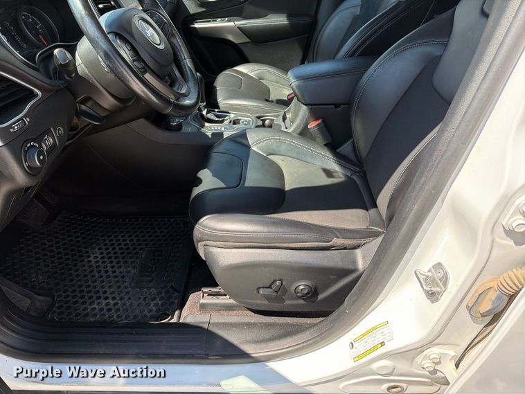 image for item MZ9832 2019 Jeep Cherokee SUV