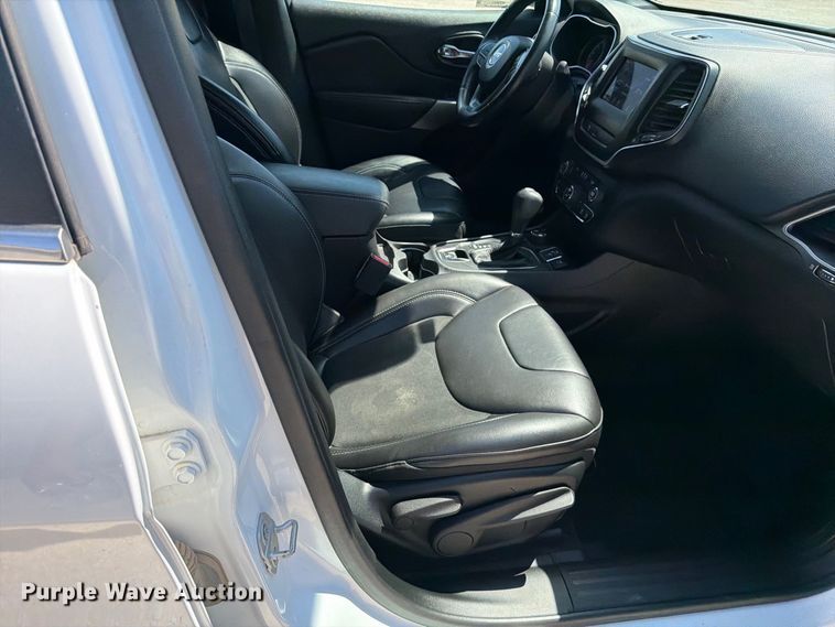 image for item MZ9832 2019 Jeep Cherokee SUV