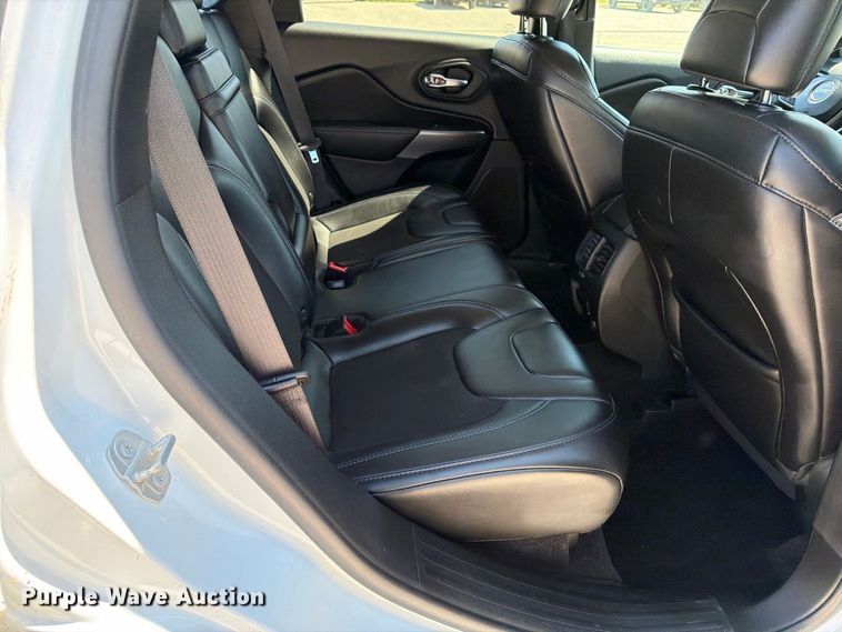 image for item MZ9832 2019 Jeep Cherokee SUV