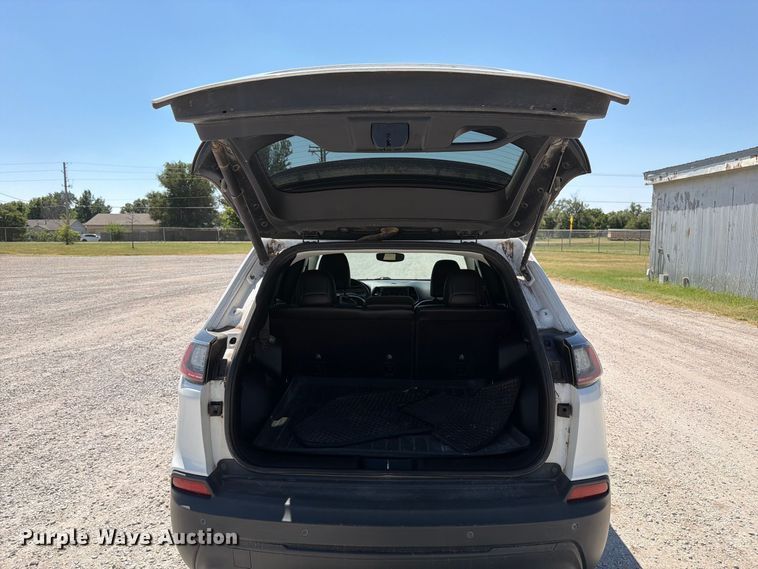 image for item MZ9832 2019 Jeep Cherokee SUV