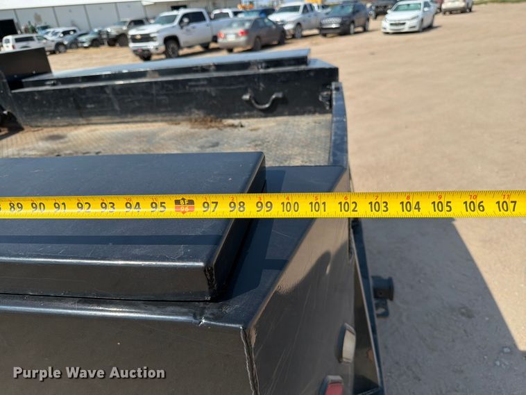 image for item MZ9870 2018 Ford F250 Super Duty XL Crew Cab flatbed pickup truck