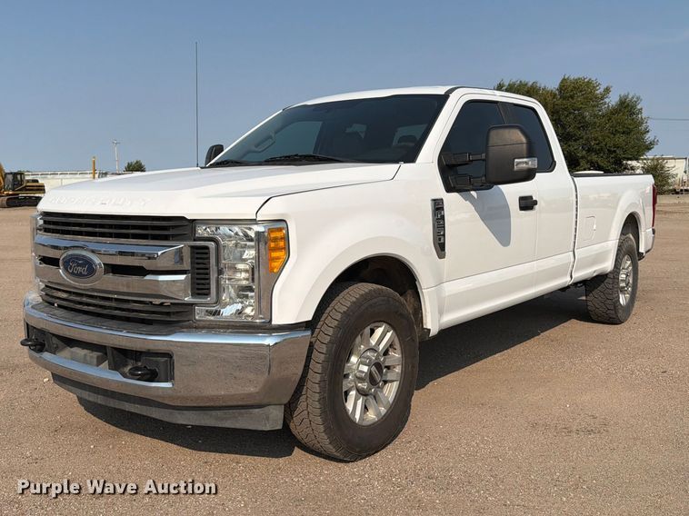 2017 Ford F250 Super Duty XLT Ext. Cab pickup truck