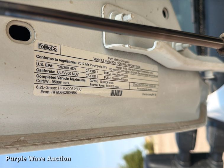 image for item MZ9871 2017 Ford F250 Super Duty XLT Ext. Cab pickup truck
