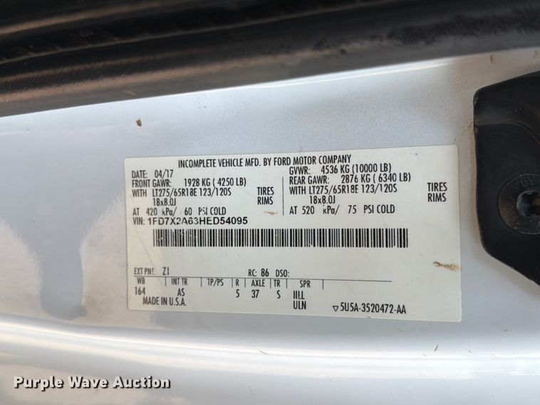 image for item MZ9871 2017 Ford F250 Super Duty XLT Ext. Cab pickup truck