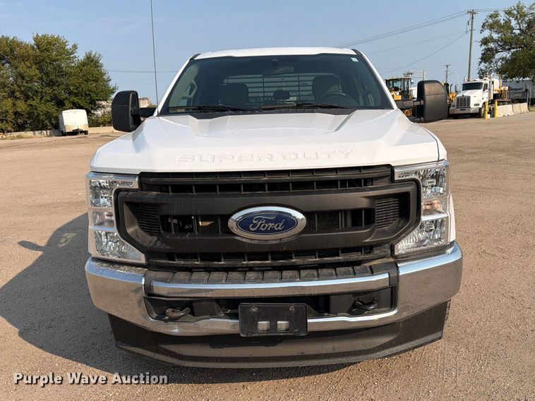 image for item MZ9872 2021 Ford F250 Super Duty XLT Ext. Cab pickup truck