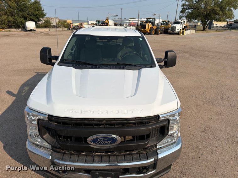 image for item MZ9872 2021 Ford F250 Super Duty XLT Ext. Cab pickup truck