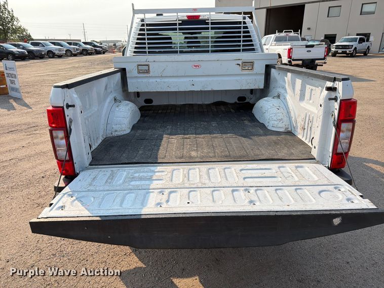 image for item MZ9872 2021 Ford F250 Super Duty XLT Ext. Cab pickup truck